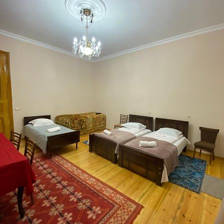 Hotel Season à Koutaïssi Extérieur photo