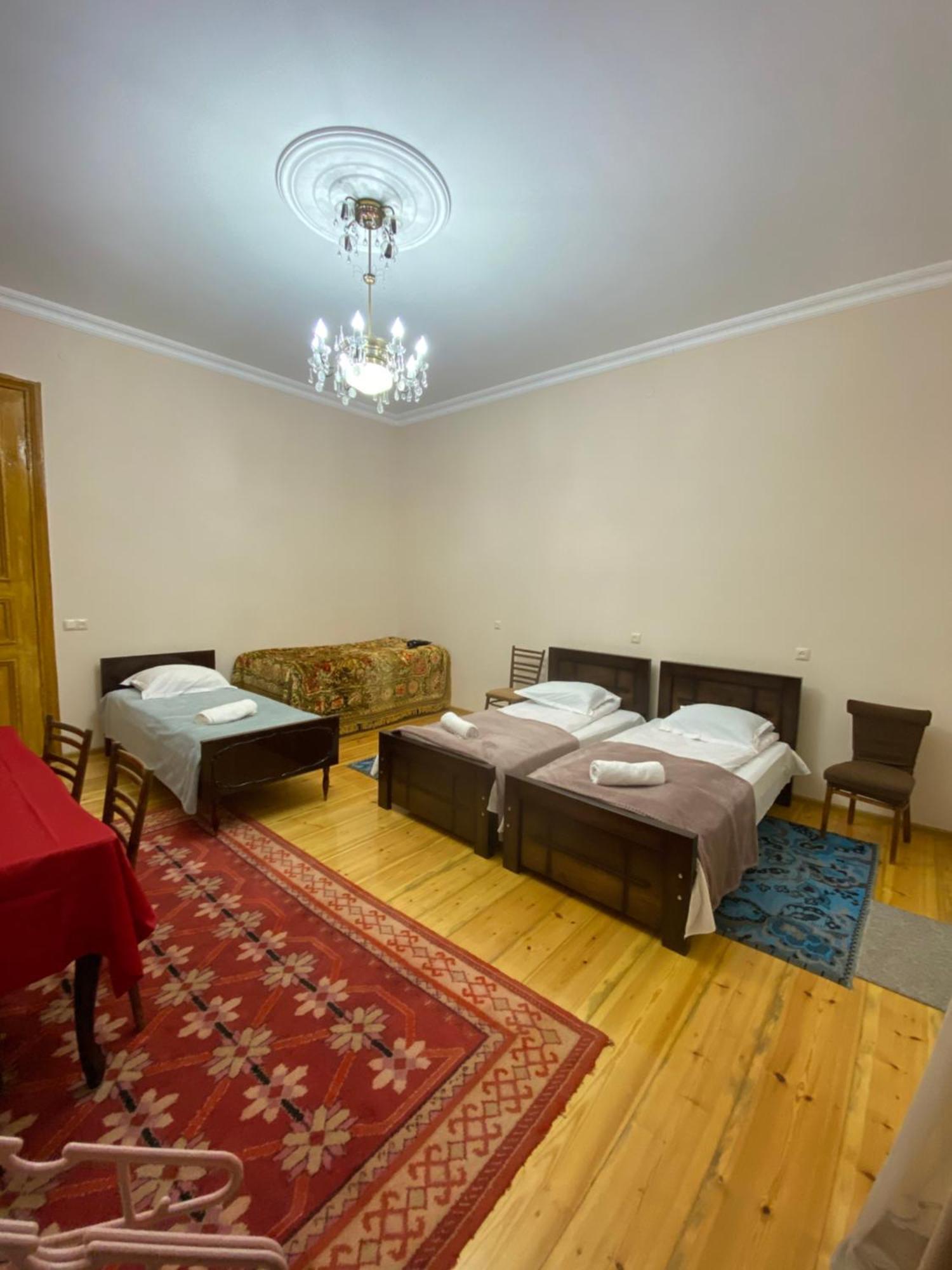 Hotel Season à Koutaïssi Extérieur photo