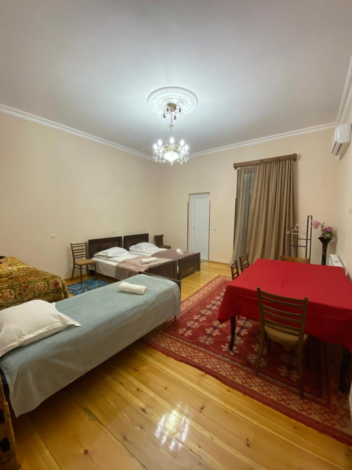 Hotel Season à Koutaïssi Extérieur photo