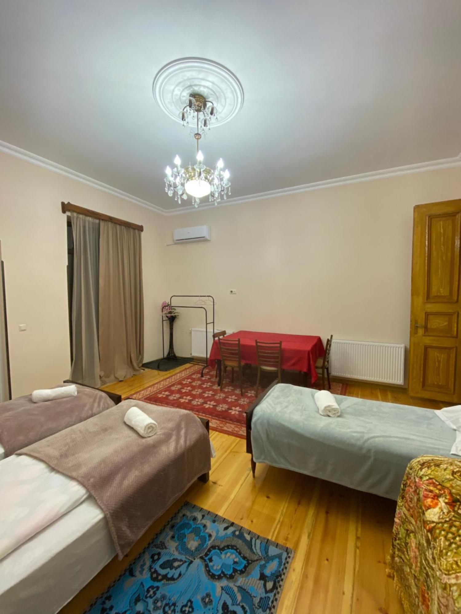 Hotel Season à Koutaïssi Extérieur photo