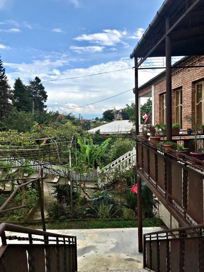 Hotel Season à Koutaïssi Extérieur photo