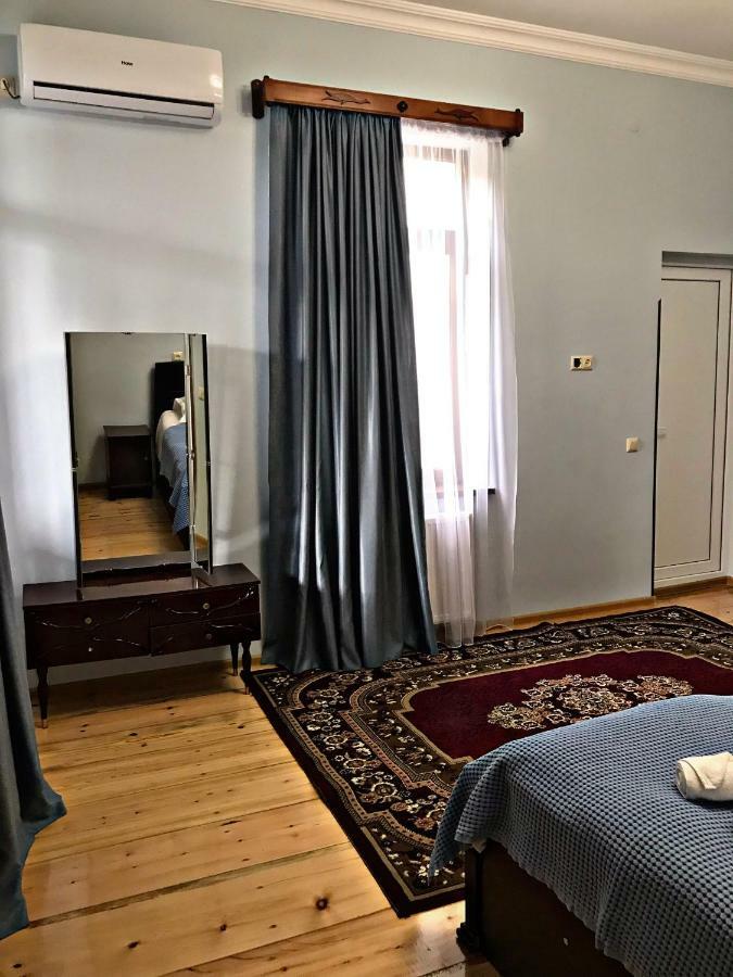 Hotel Season à Koutaïssi Extérieur photo