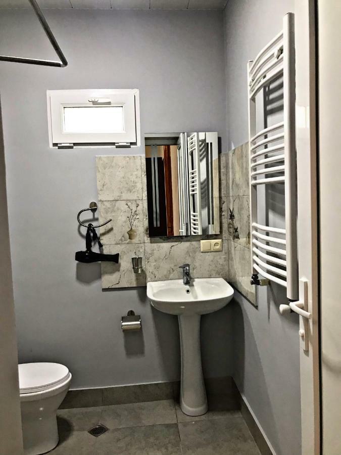 Hotel Season à Koutaïssi Extérieur photo