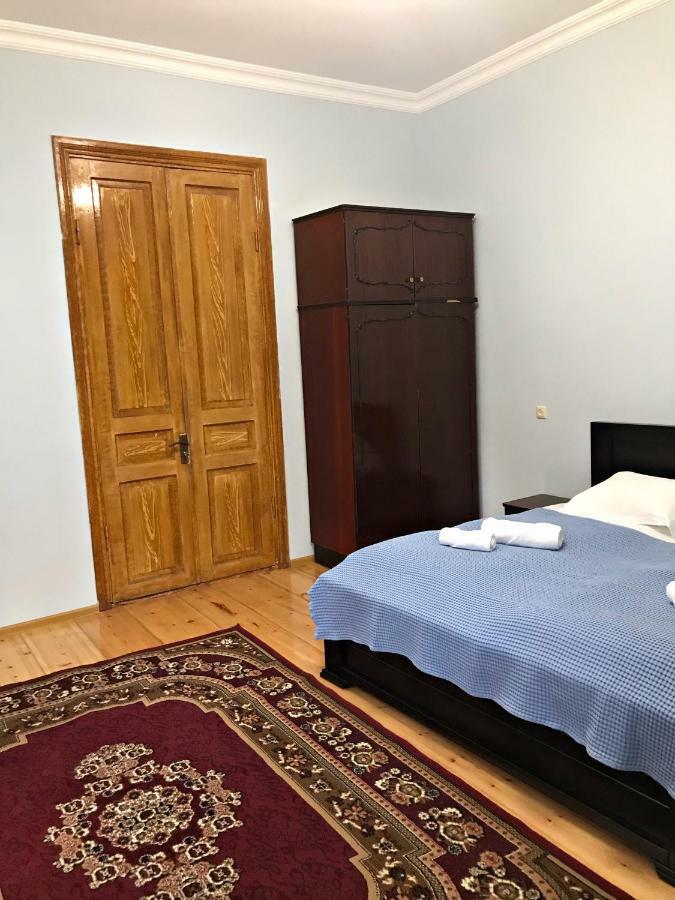 Hotel Season à Koutaïssi Extérieur photo